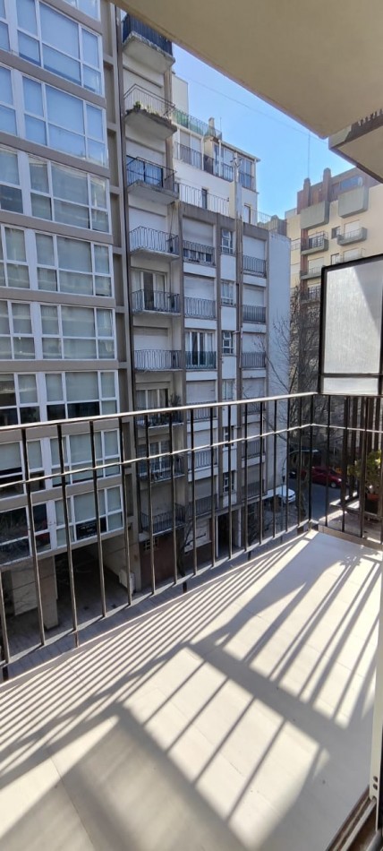 Venta departamento de 2 ambientes reciclado con balcon