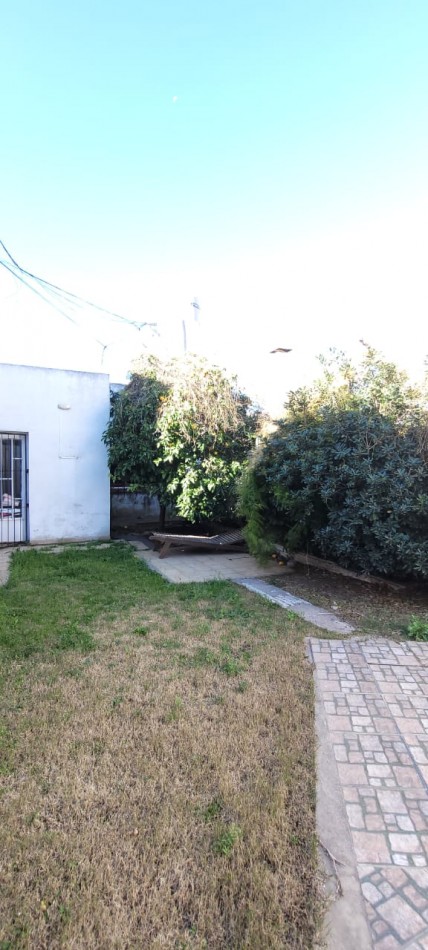 VENTA CASA 3 DORMITORIOS Y QUINCHO