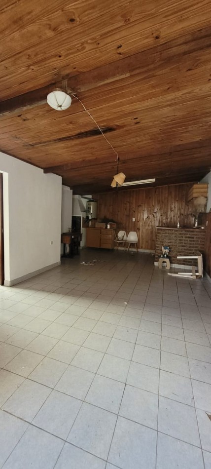 VENTA CASA 3 DORMITORIOS Y QUINCHO