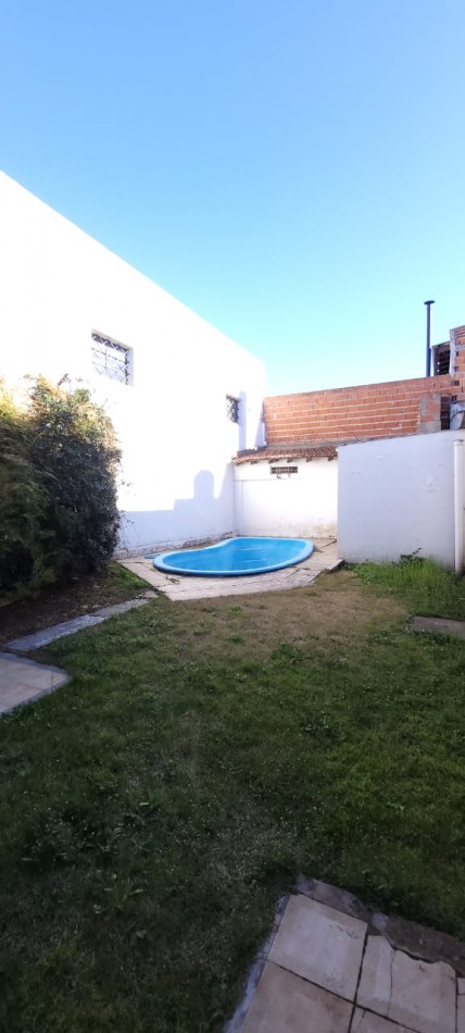 VENTA CASA 3 DORMITORIOS Y QUINCHO