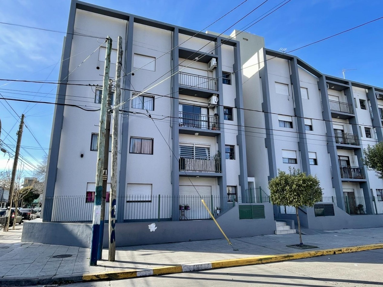 Departamento 4 ambientes reciclado en venta