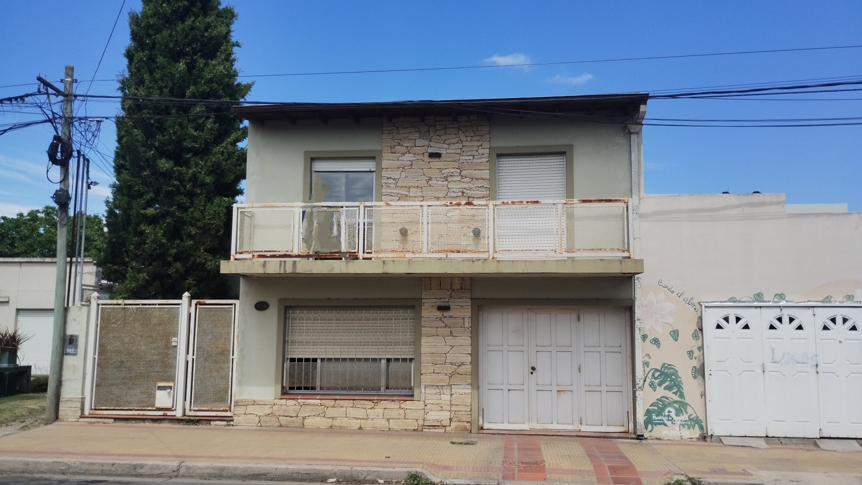 VENTA CASA 5 DORMITORIOS PATIO VERDE CON PILETA