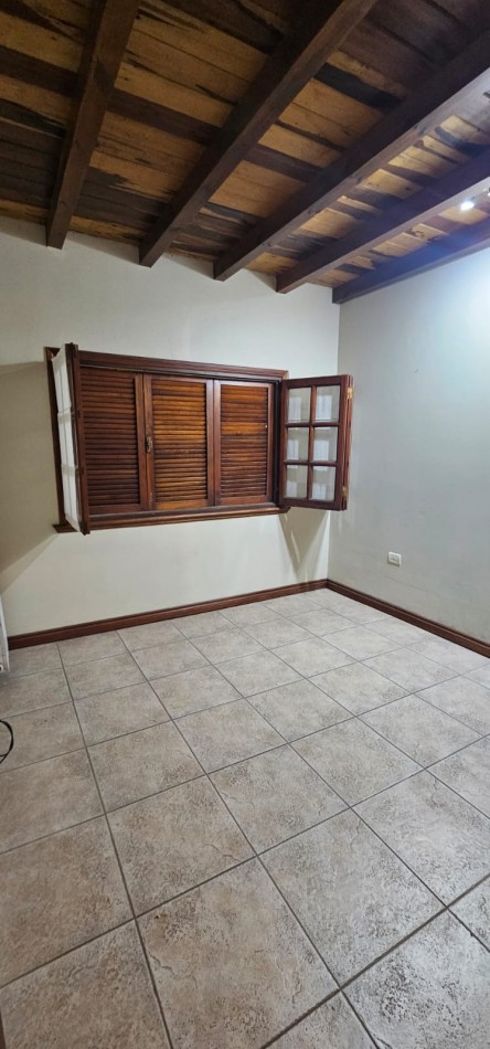 VENTA CASA ZONA TURISTCA 4 DORMITORIOS + OFICINA