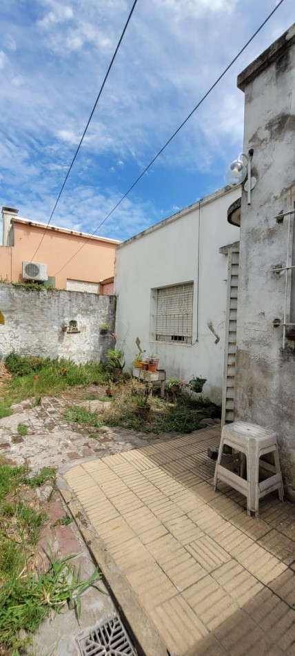 VENTA O PERMUTA CASA A RECICLAR O DEMOLER SEMICENTRICA 