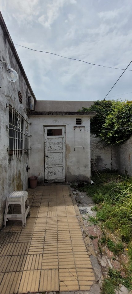 VENTA O PERMUTA CASA A RECICLAR O DEMOLER SEMICENTRICA 