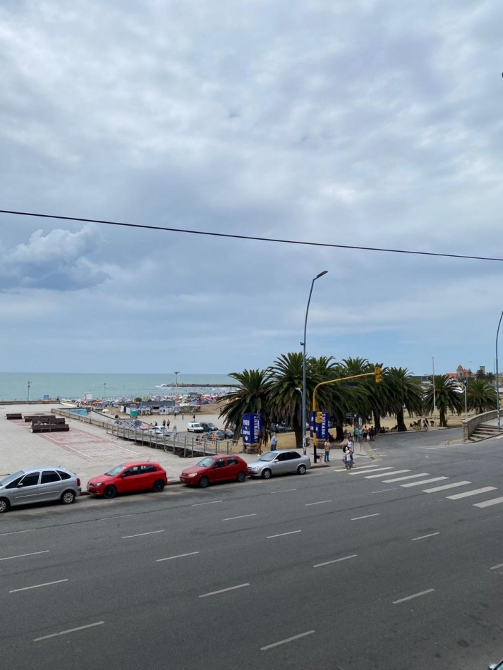 3 ambientes a la calle con balcon frances y vista al mar  a estrenar !