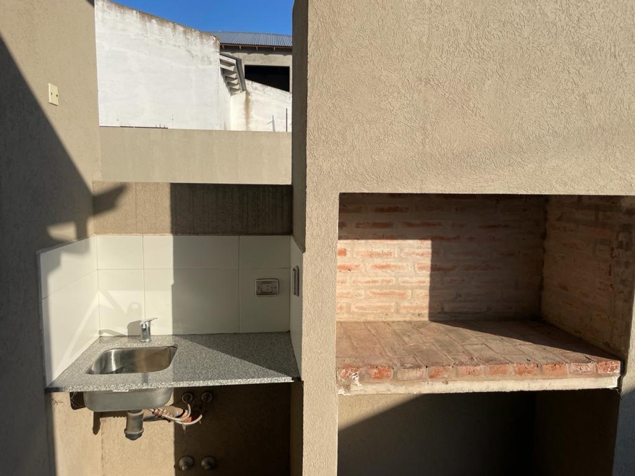 VENTA HERMOSA CASA EN PH 2 DORMITORIOS