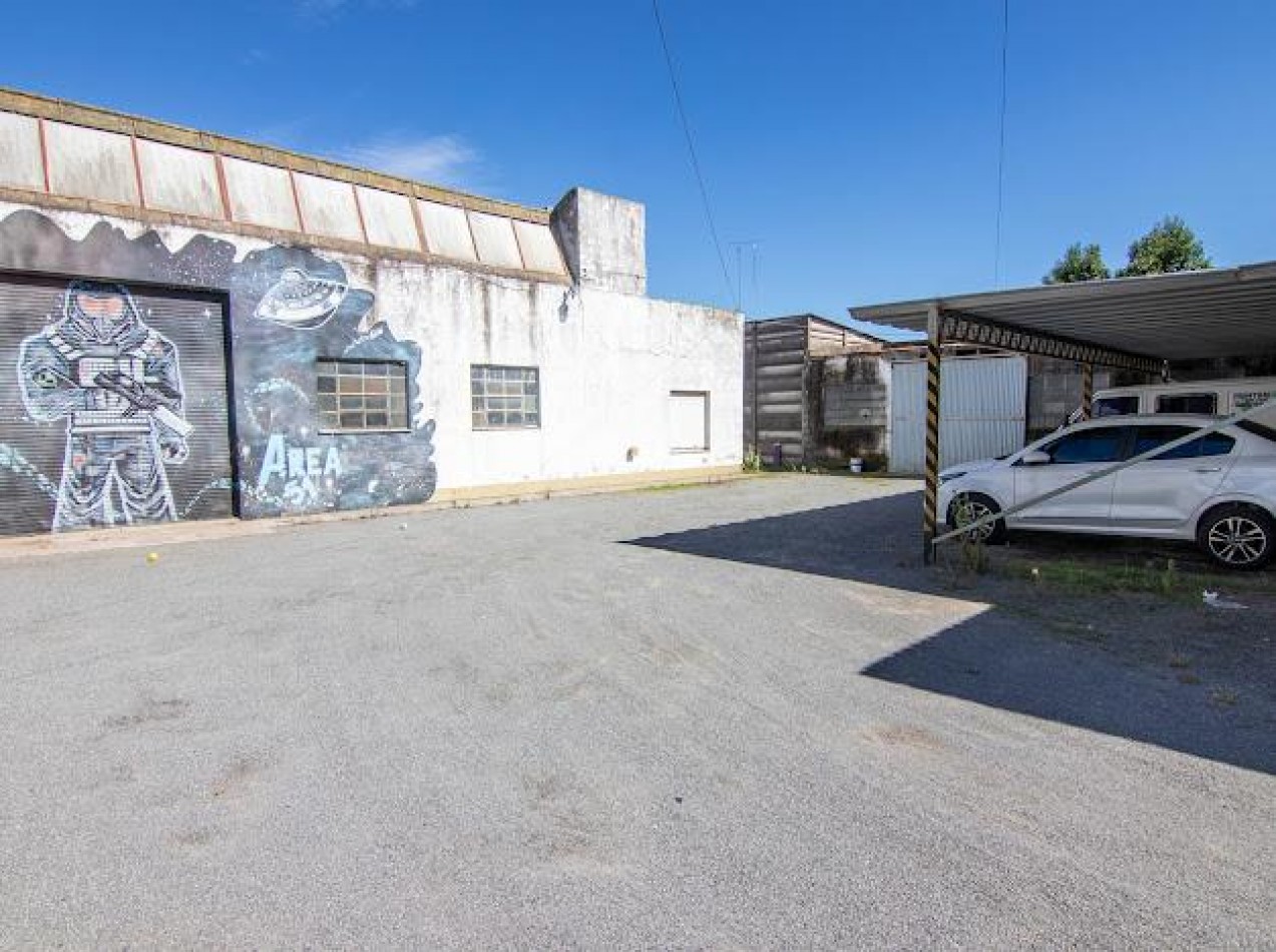 Lote con Construcciones y Renta en Zona Semi Centrica - Ideal Desarrollo