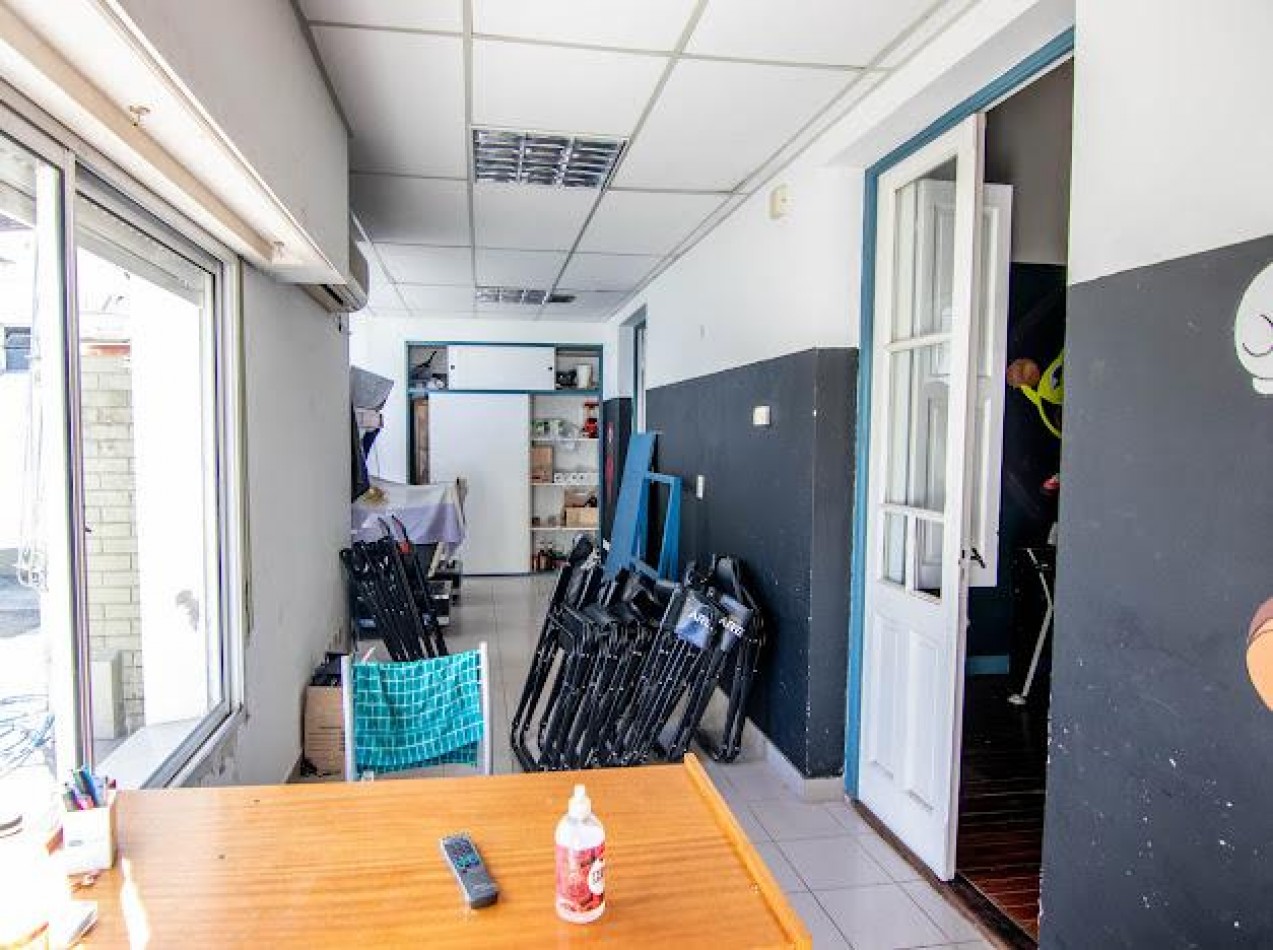 Lote con Construcciones y Renta en Zona Semi Centrica - Ideal Desarrollo