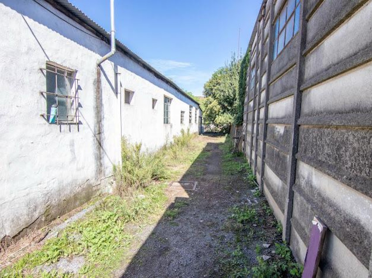 Lote con Construcciones y Renta en Zona Semi Centrica - Ideal Desarrollo