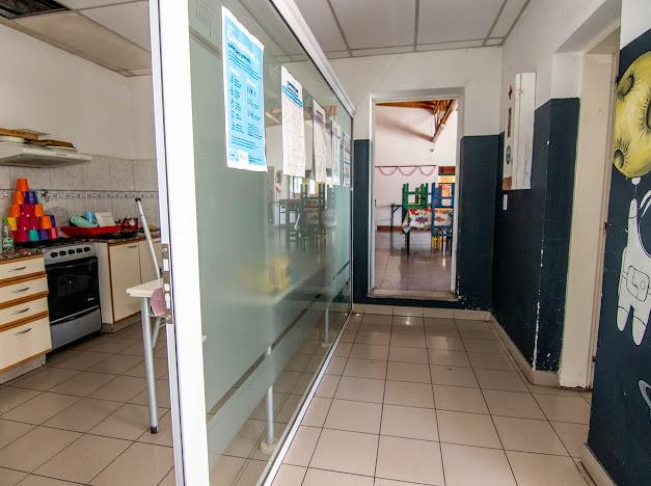 Lote con Construcciones y Renta en Zona Semi Centrica - Ideal Desarrollo