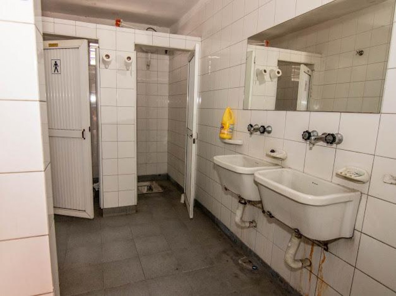 Lote con Construcciones y Renta en Zona Semi Centrica - Ideal Desarrollo