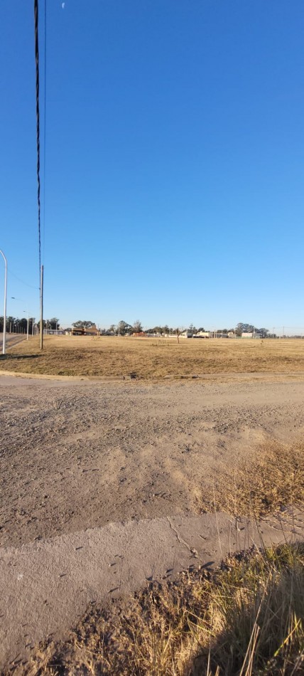 VENTA AMPLIO LOTE DE 480 MTS, EN ESQUINA  BARRIO HIPODROMO 