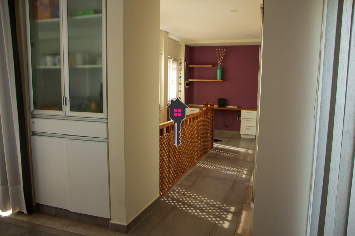 VENTA IMPECABLE CASA EN  - 2 PLANTAS - 3 DORMITORIOS 