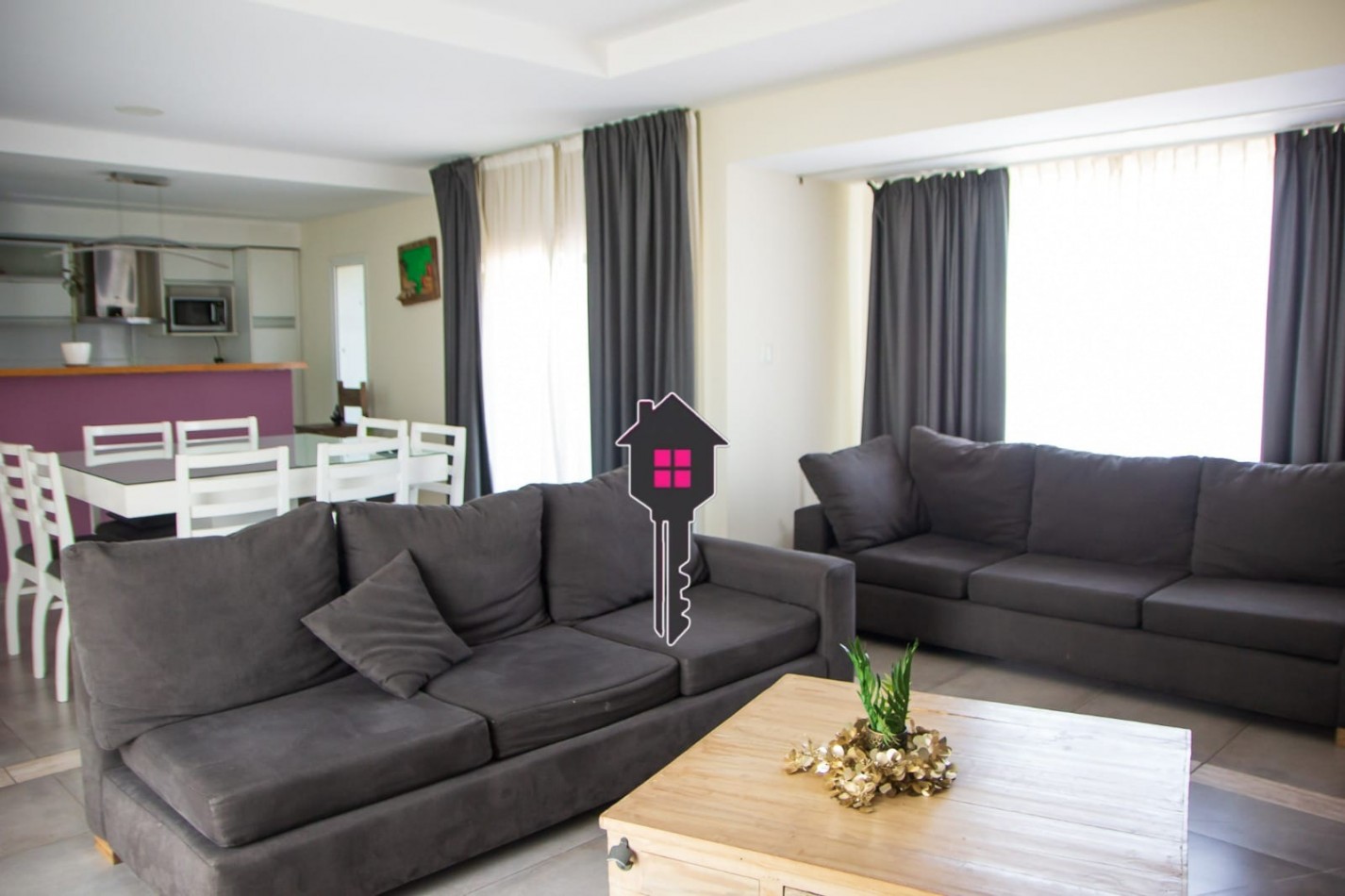 VENTA IMPECABLE CASA EN  - 2 PLANTAS - 3 DORMITORIOS 