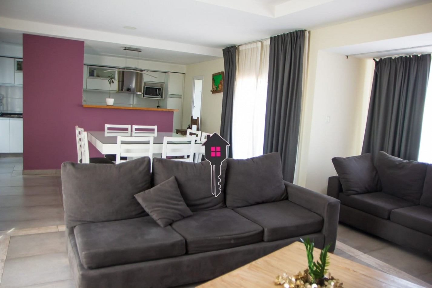 VENTA IMPECABLE CASA EN  - 2 PLANTAS - 3 DORMITORIOS 