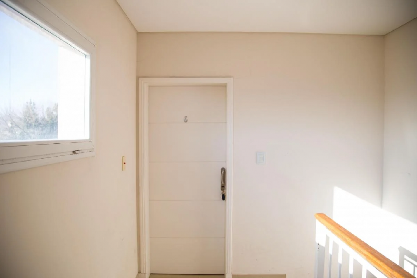 Depto 2 amb con cochera en zona residencial, a metros del Calvario