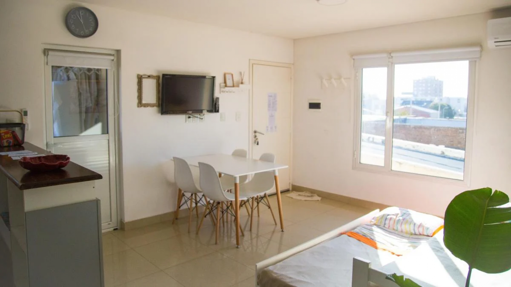 Depto 2 amb con cochera en zona residencial, a metros del Calvario
