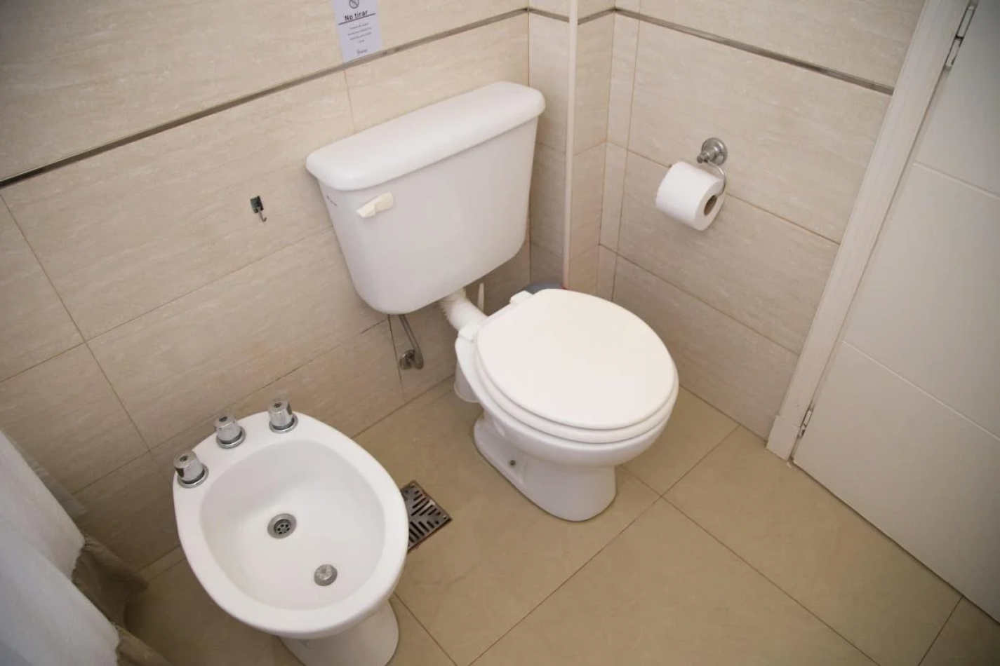 Depto 2 amb con cochera en zona residencial, a metros del Calvario