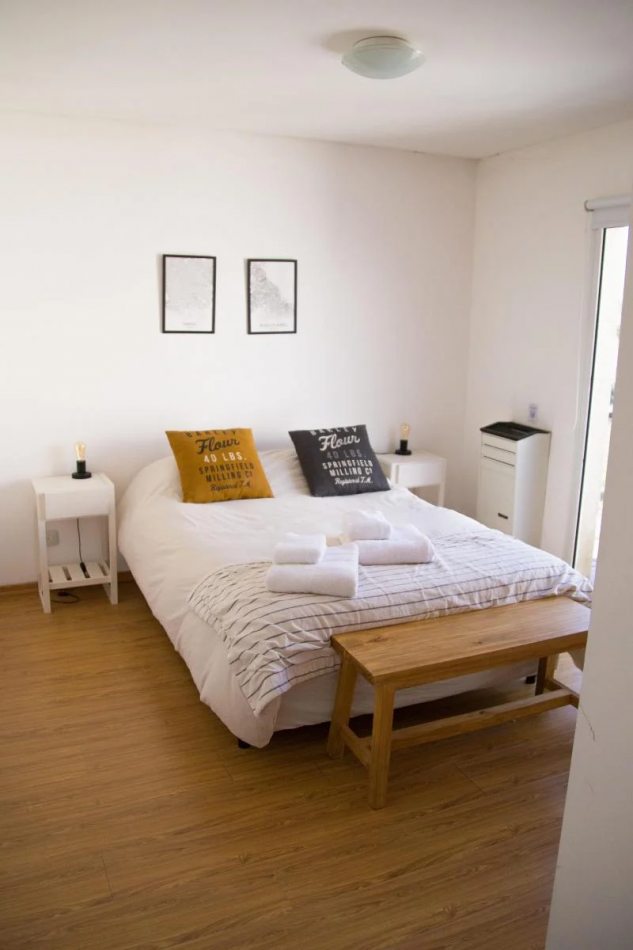 Depto 2 amb con cochera en zona residencial, a metros del Calvario