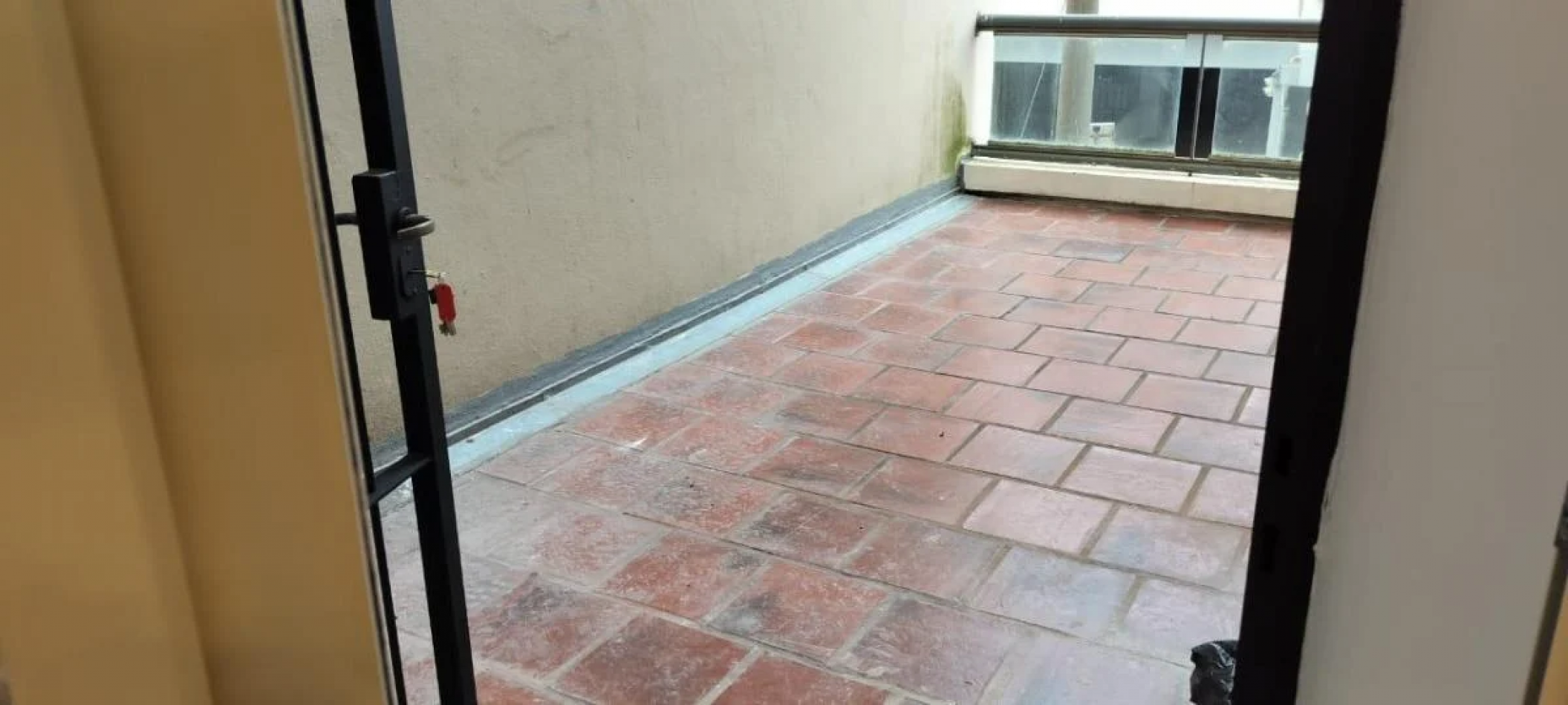 Monoambiente Amoblado con Terraza Privada en Pleno Centro de Tandil - A Estrenar
