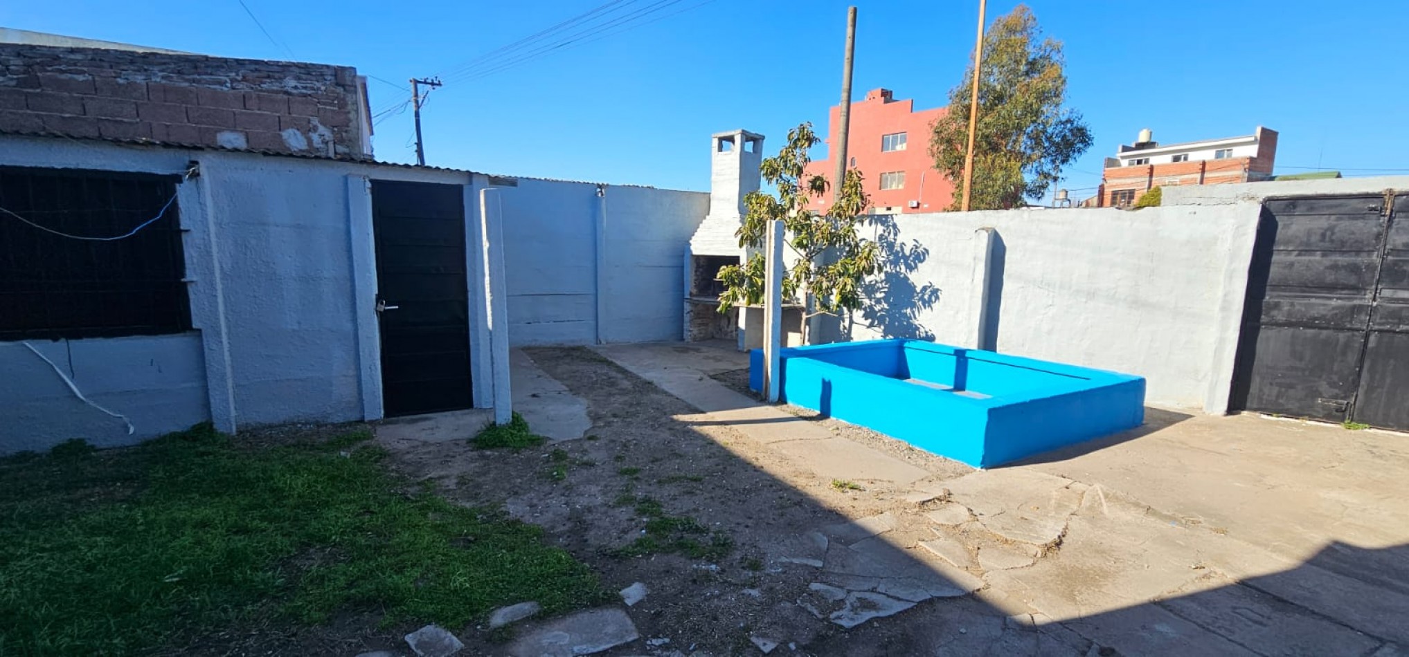 VENTA CASA EN ESQUINA 2 DORMITORIOS
