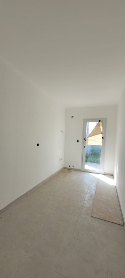 VENTA CASA A ESTRENAR, 2 DORMITORIOS ZONA HIPODROMO