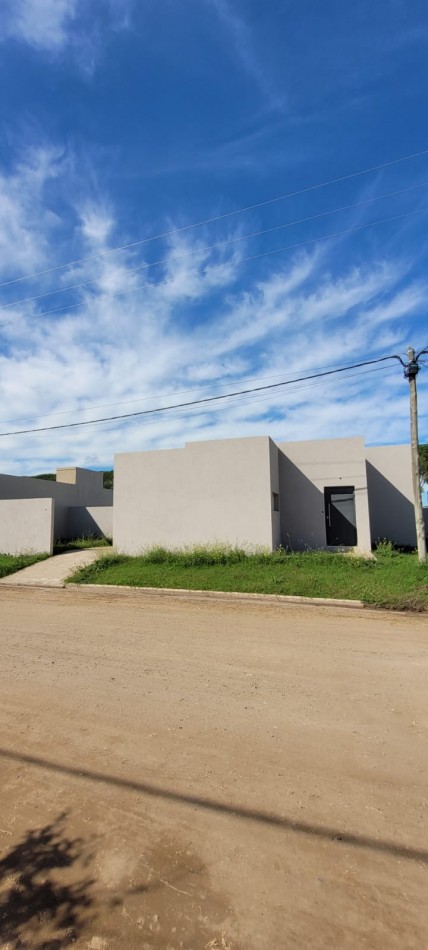 VENTA CASA A ESTRENAR, 2 DORMITORIOS ZONA HIPODROMO