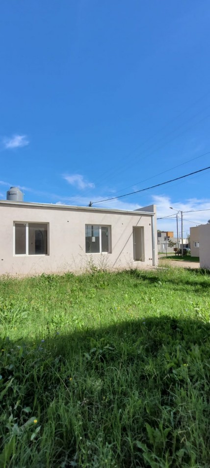 VENTA CASA A ESTRENAR, 2 DORMITORIOS ZONA HIPODROMO