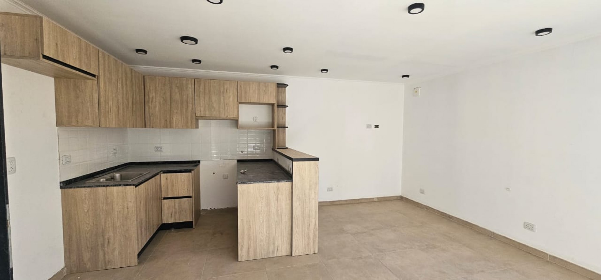 VENTA DEPTO 2 DORMITORIOS, C/COCHERA