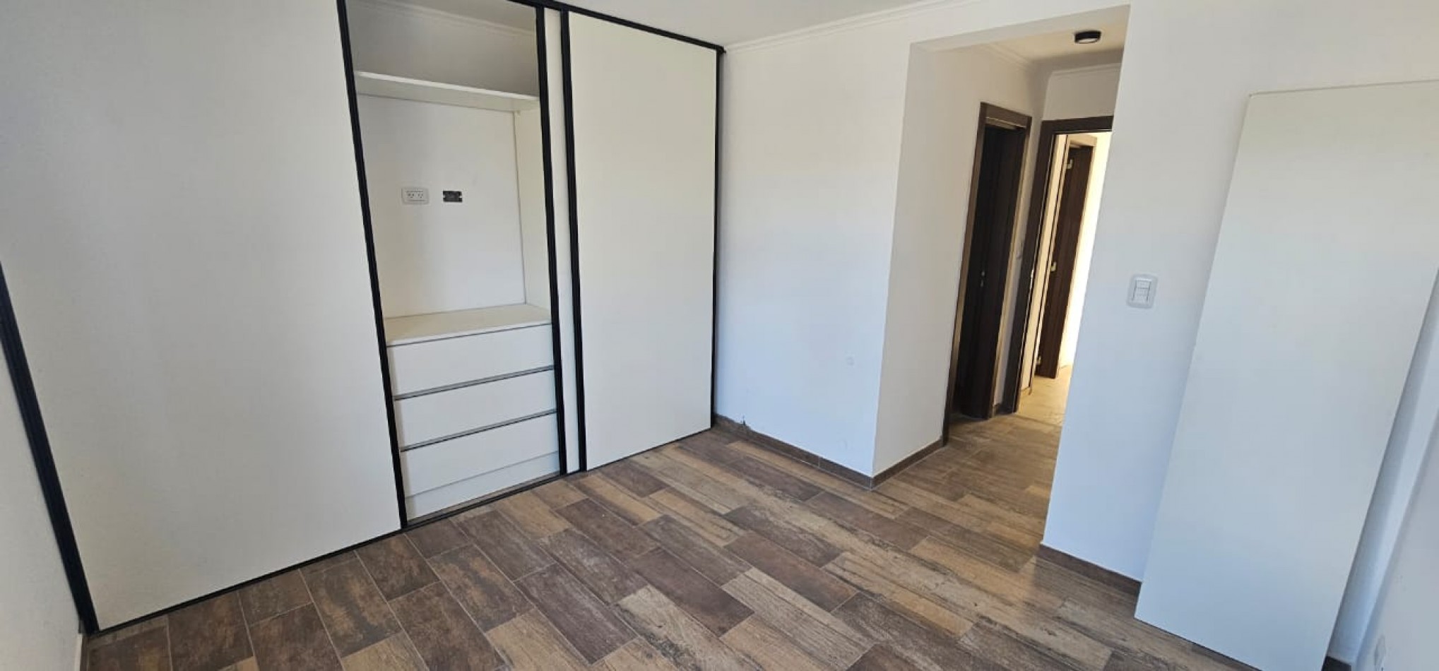 VENTA DEPTO 2 DORMITORIOS, C/COCHERA