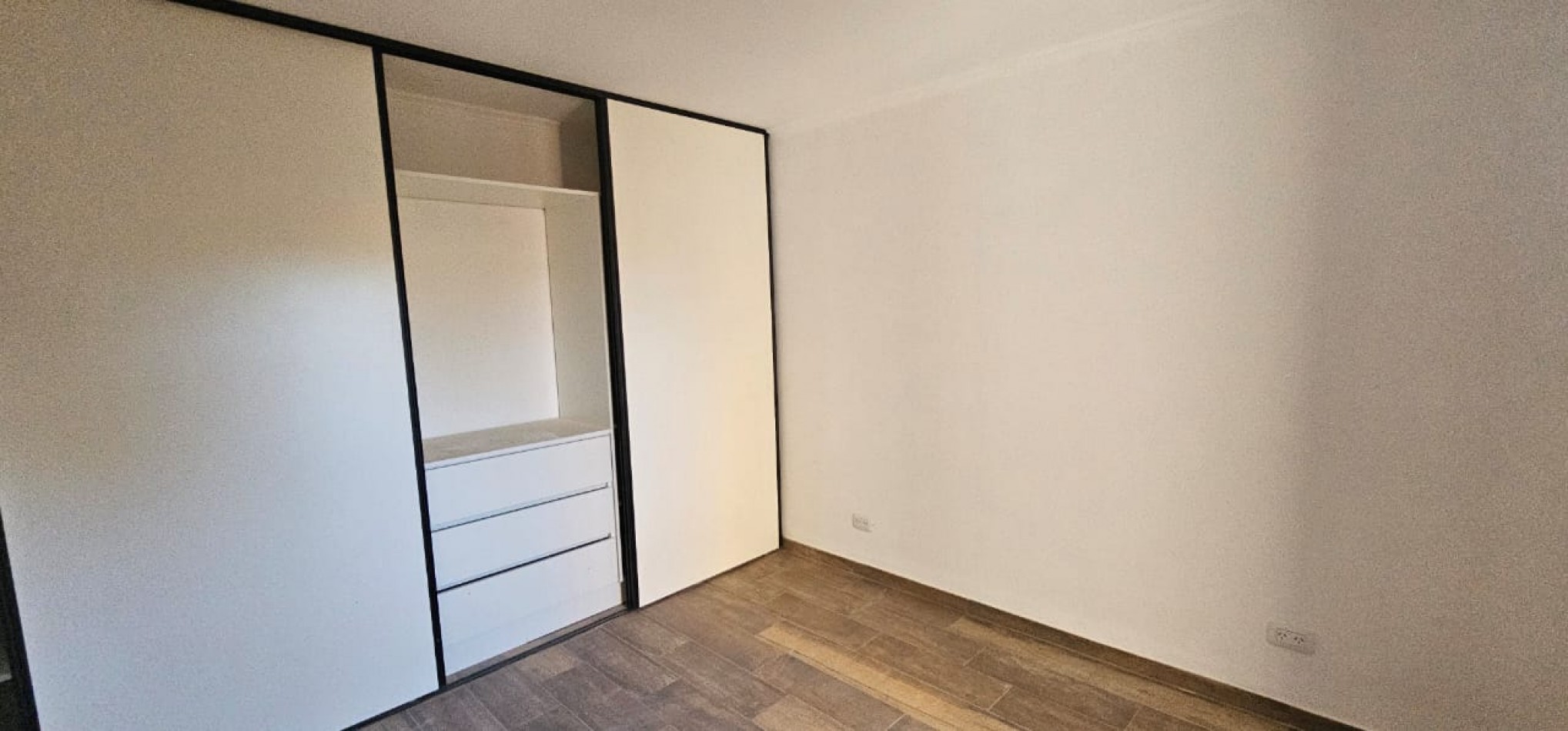 VENTA DEPTO 2 DORMITORIOS, C/COCHERA