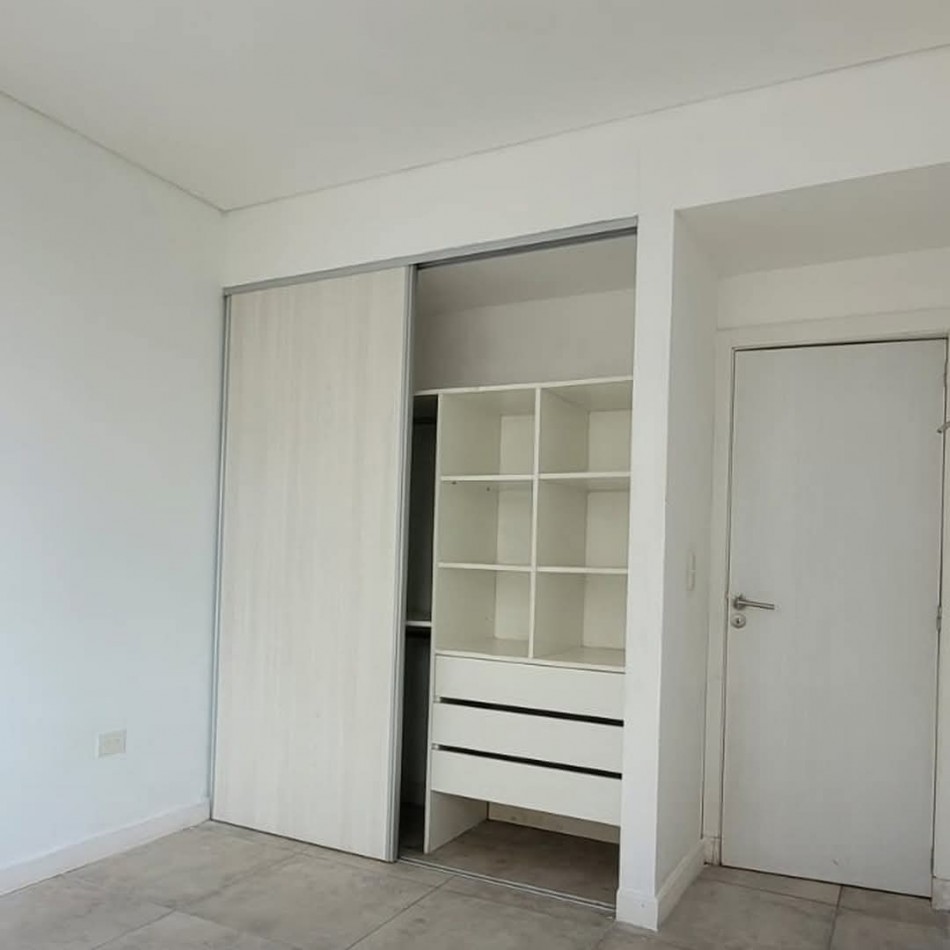 VENDO DEPTO 2 DORMITORIOS C/COCHERA 