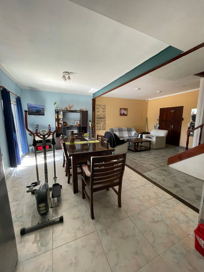 Duplex 3 dormitorios con patio, parrilla y quincho — Punta Mogotes, a 3 cuadras del mar