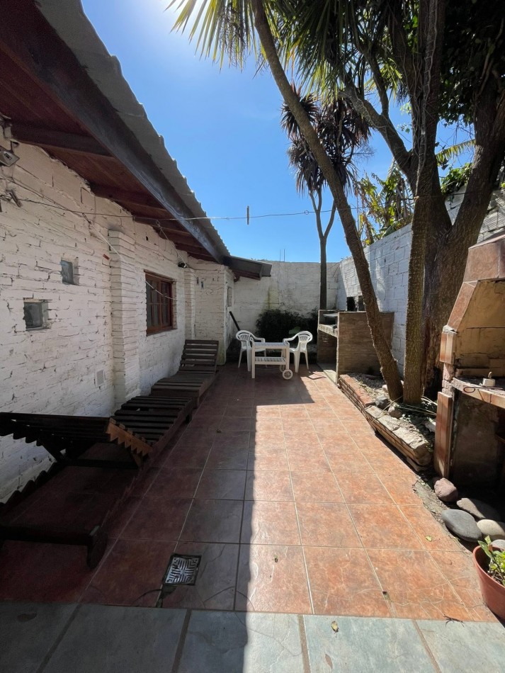 Duplex 3 dormitorios con patio, parrilla y quincho — Punta Mogotes, a 3 cuadras del mar