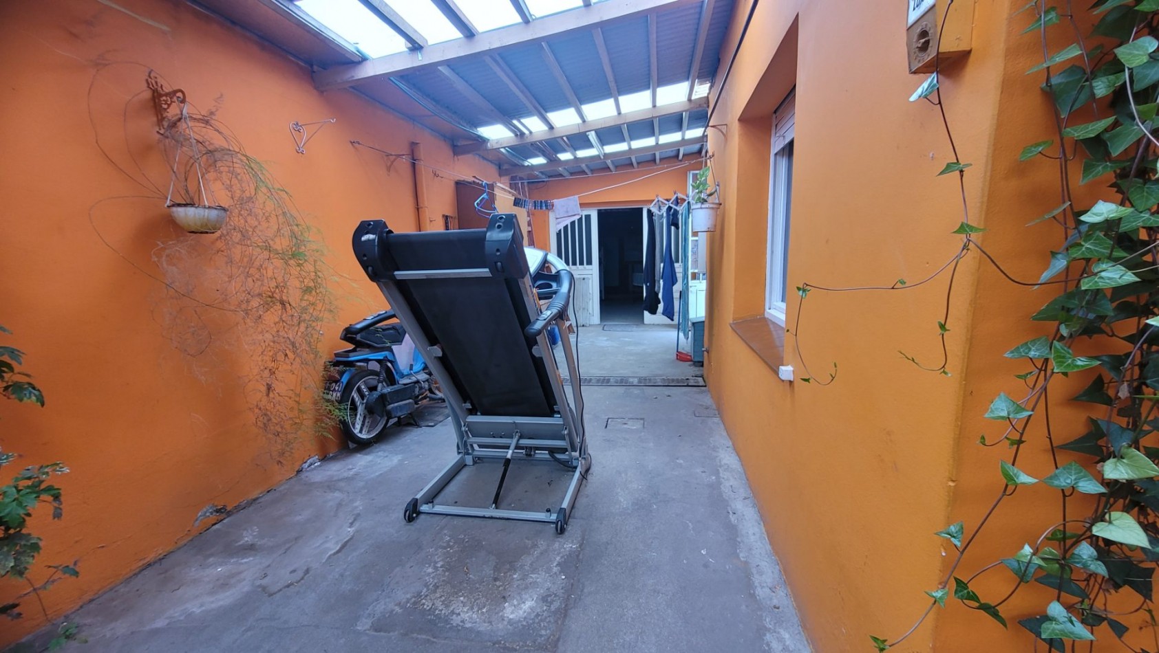Casa Semicentrica a la VENTA