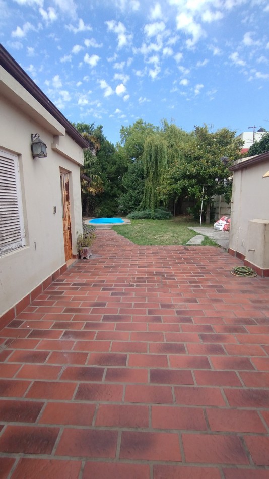 VENTA CASA 5 DORMITORIOS PATIO VERDE CON PILETA