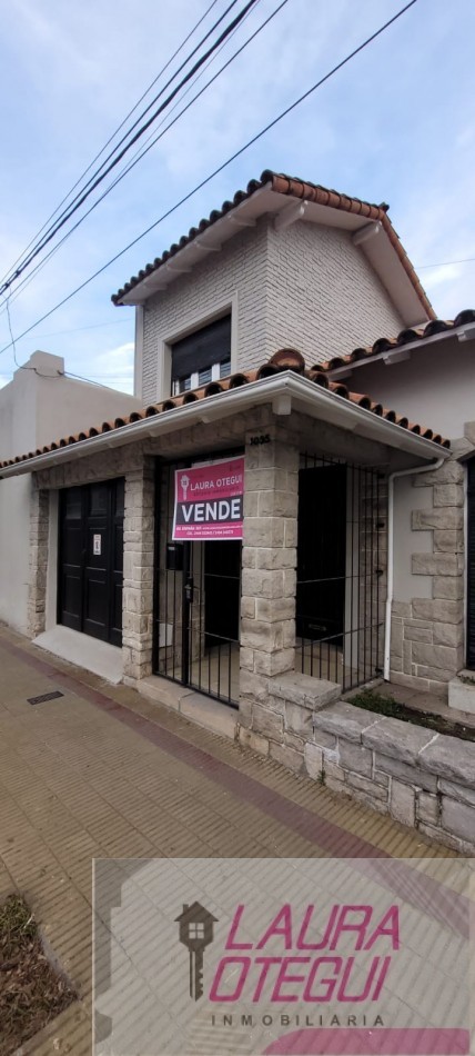 VENTA CASA 5 DORMITORIOS, 3 BAÑOS.