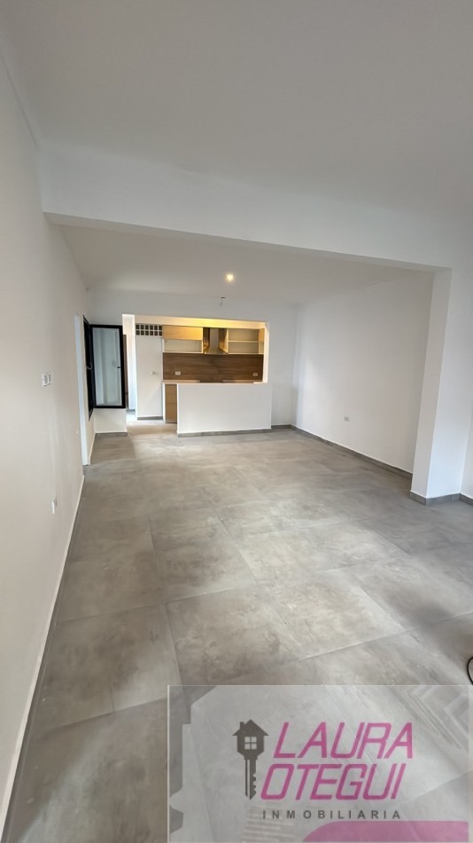 VENTA CASA 3 DORMITORIOS, ZONA SEMICENTRICA 