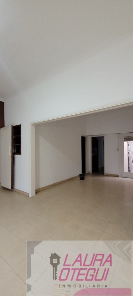 VENTA CASA 5 DORMITORIOS, 3 BAÑOS.