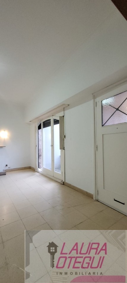 VENTA CASA 5 DORMITORIOS, 3 BAÑOS.