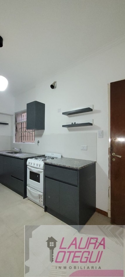 VENTA CASA 5 DORMITORIOS, 3 BAÑOS.