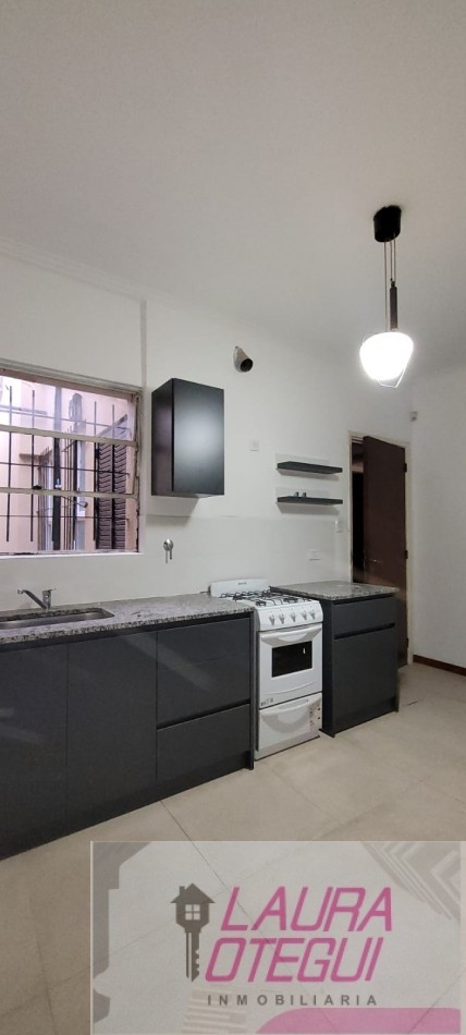 VENTA CASA 5 DORMITORIOS, 3 BAÑOS.