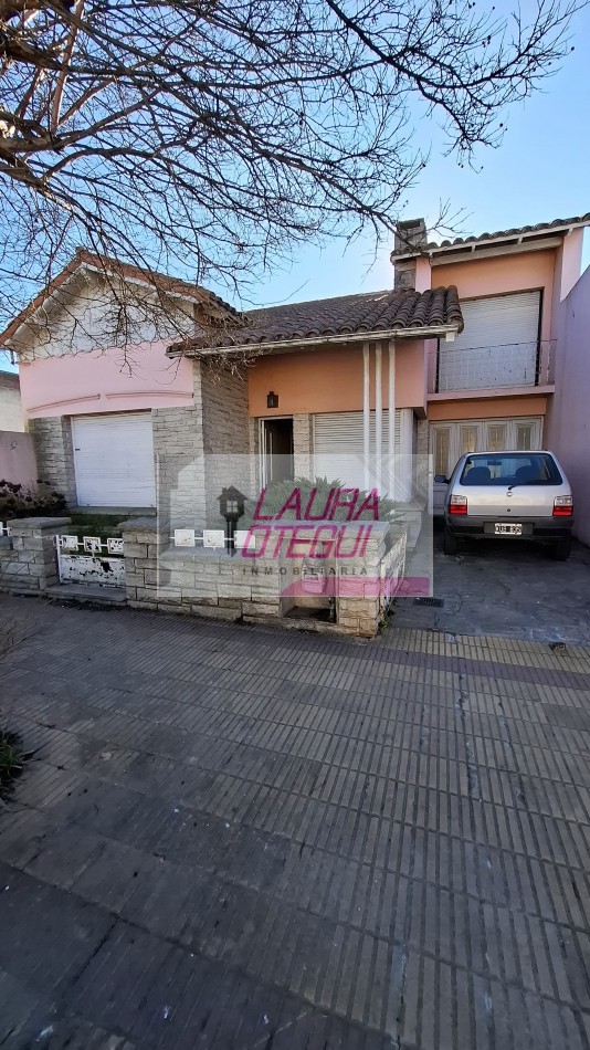 VENTA - Casa de 3 Dormitorios (1 en Suite) con Garaje y Amplio Espacio Multifuncion