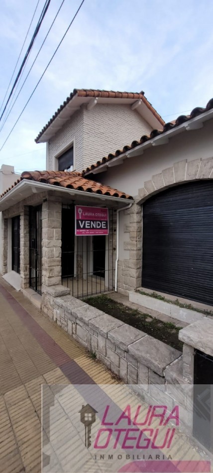 VENTA CASA 5 DORMITORIOS, 3 BAÑOS.