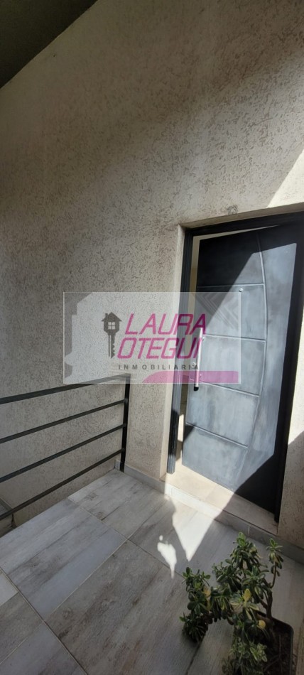 VENTA DEPTO 1 DORMITORIO C/COCHERA, ZONA SEMI CENTRICA 