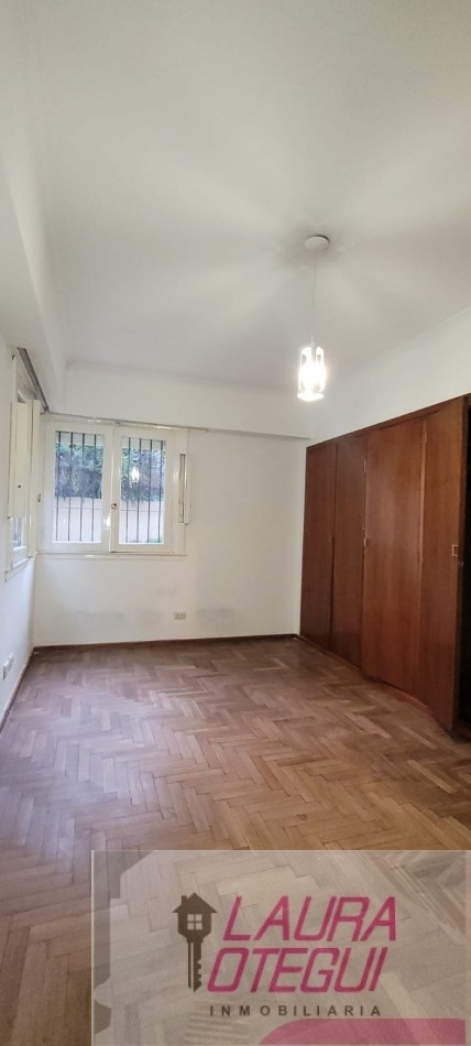 VENTA CASA 5 DORMITORIOS, 3 BAÑOS.
