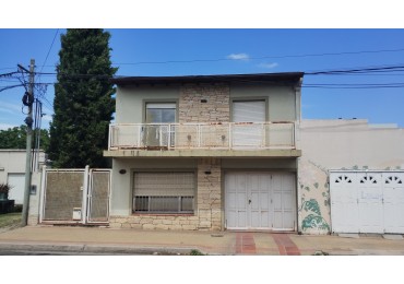 VENTA CASA 5 DORMITORIOS PATIO VERDE CON PILETA