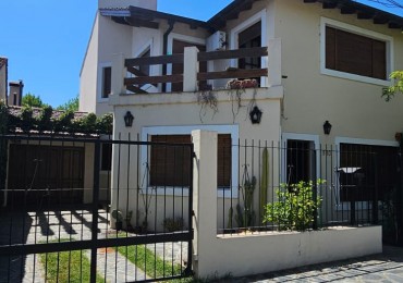 VENTA CASA ZONA TURISTCA 4 DORMITORIOS + OFICINA