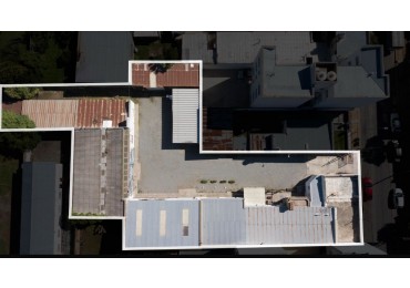 Lote con Construcciones y Renta en Zona Semi Centrica - Ideal Desarrollo
